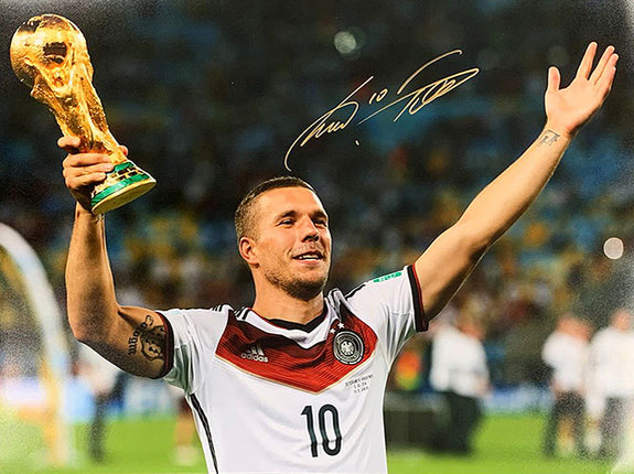 Lukas Podolski<br>Deutschland<br>Weltmeister 2014<br>Original signiertes Foto<br>40 x 30 cm